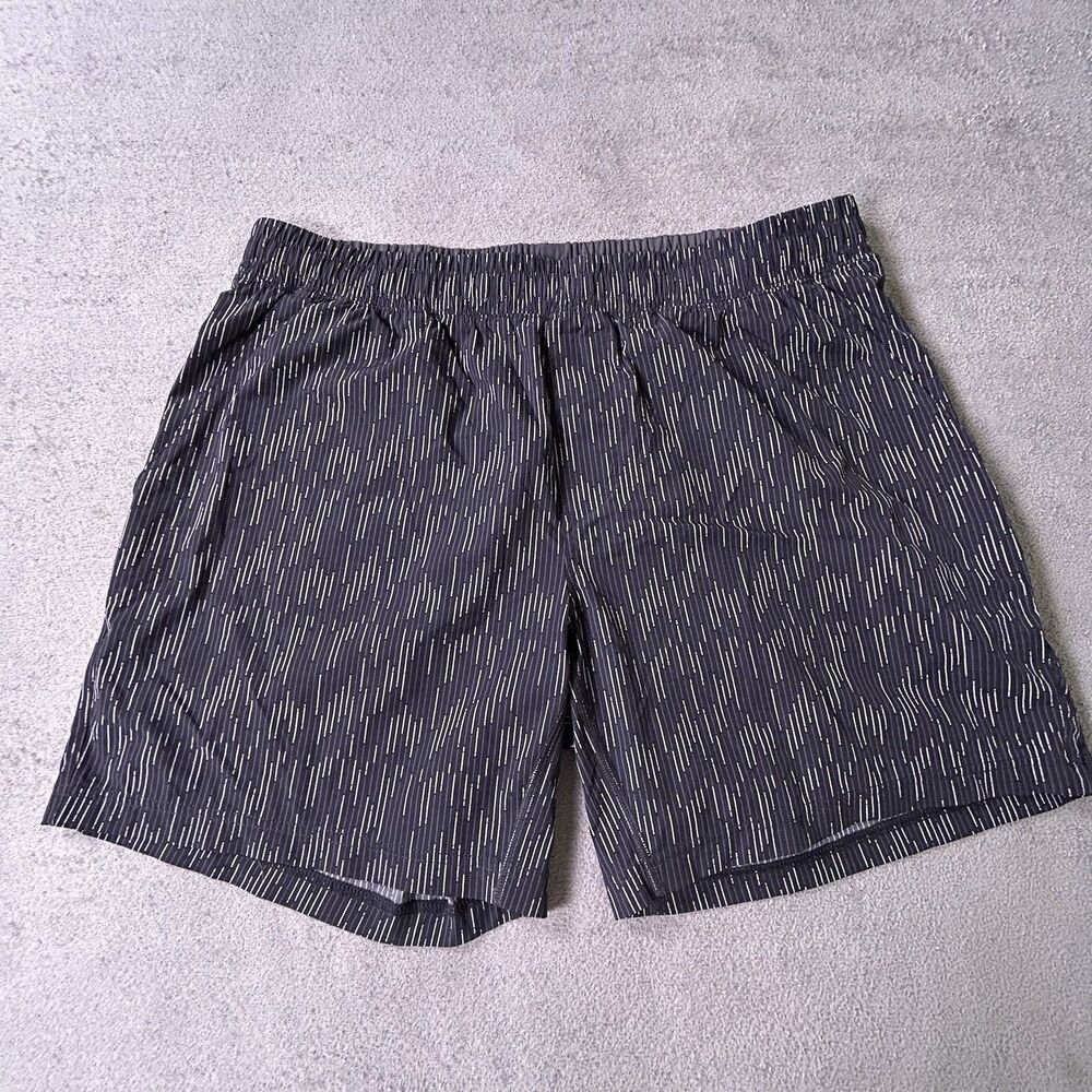 Rhone Mako Athletic Workout Shorts Mens XL Black Striped Performance Gym Stretch
